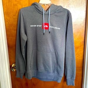 New, never worn but no tags North Face hoodie.  Men’s size small.